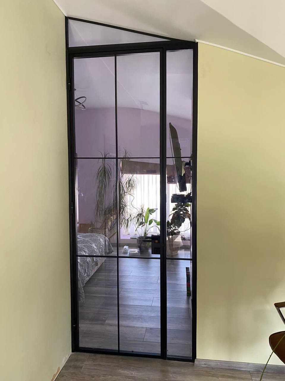 Распашная алюминиевая дверь — купить в Miss Doors