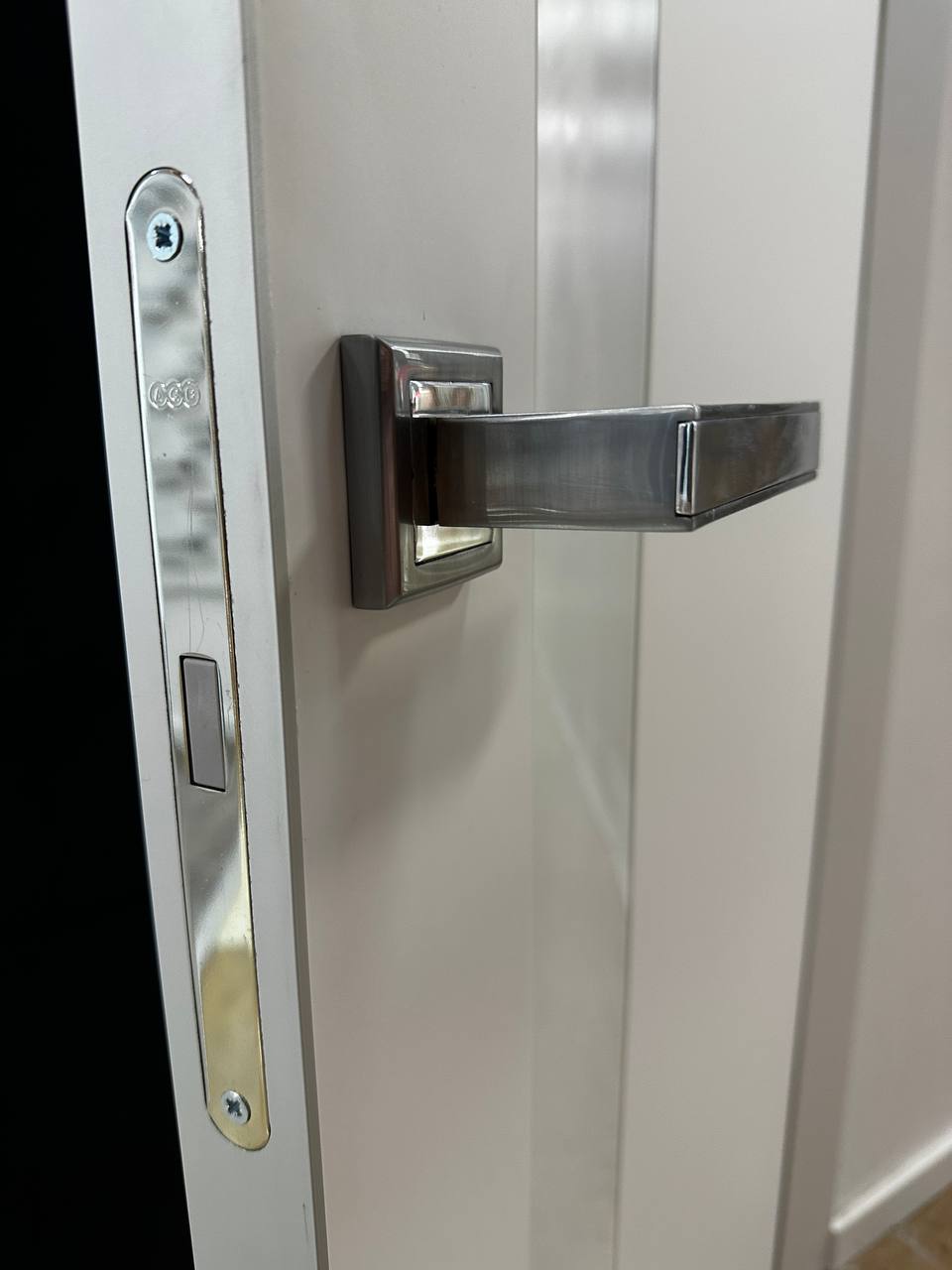 Урбан 1SV | Эмалекс белый | Белый лакобель |  кромка алюм хром — фото 4